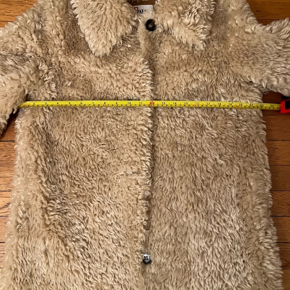 Zara Women’s faux fur coat. SIZE MEDIUM. - Picture 5 of 6